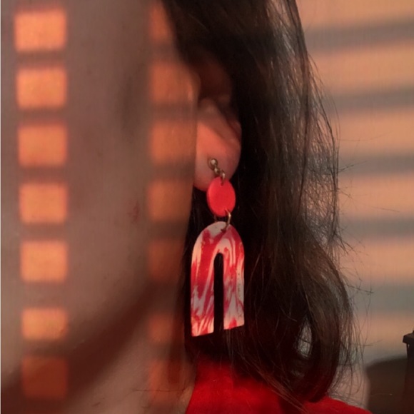 Strawberry swirl handmade earrings - Picture 3 of 3